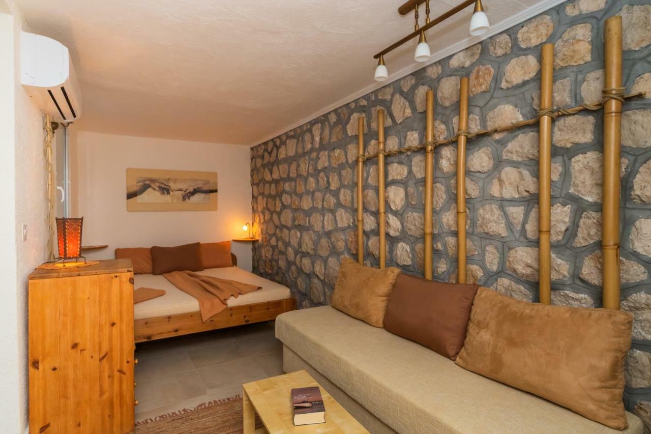 Apartments Mirian Petrovac Eksteriør billede